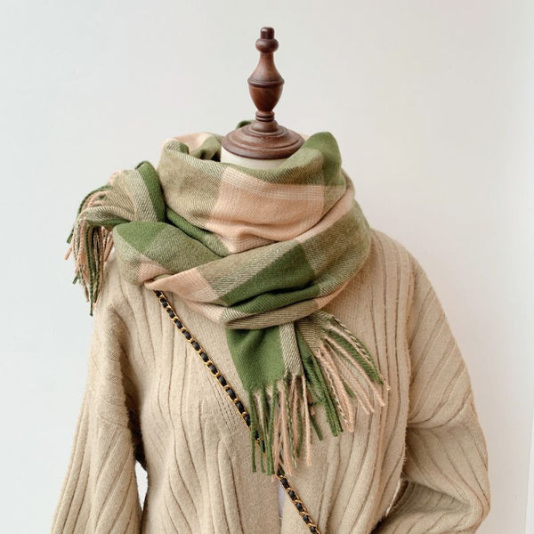 Luxe Echo- Plush warmth with sleek style