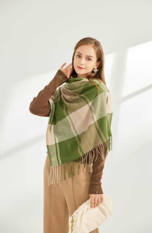 Luxe Echo- Plush warmth with sleek style