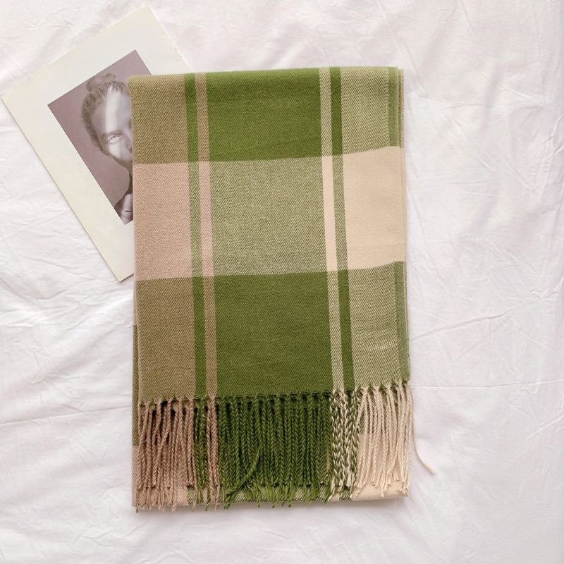Luxe Echo- Plush warmth with sleek style