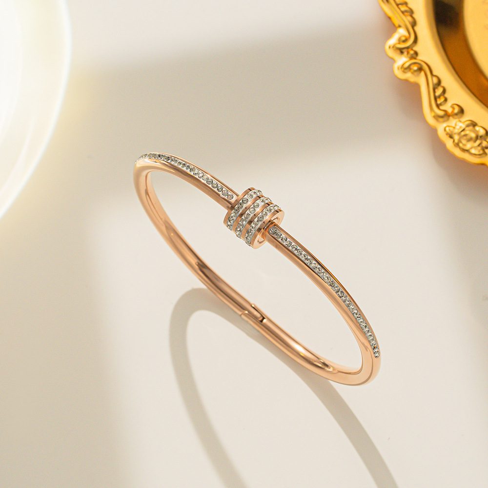 Isabella’s Subtle Sparkle
